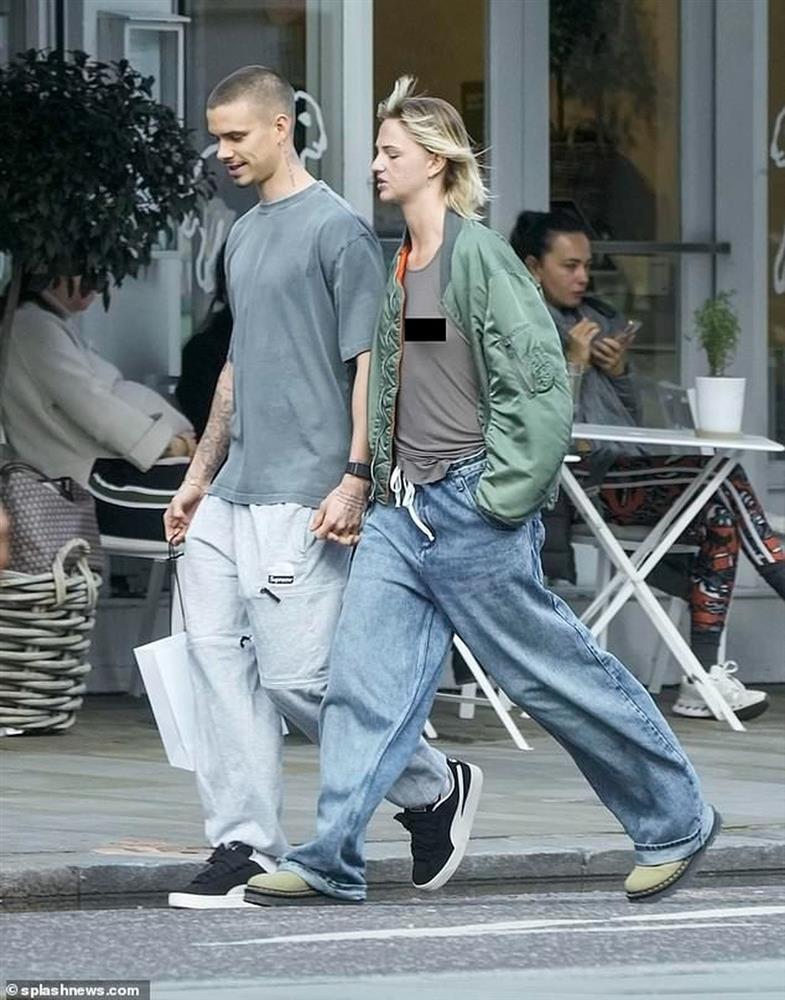 Romeo Beckham tái hợp bạn gái sau vài tuần tuyên bố chia tay-1