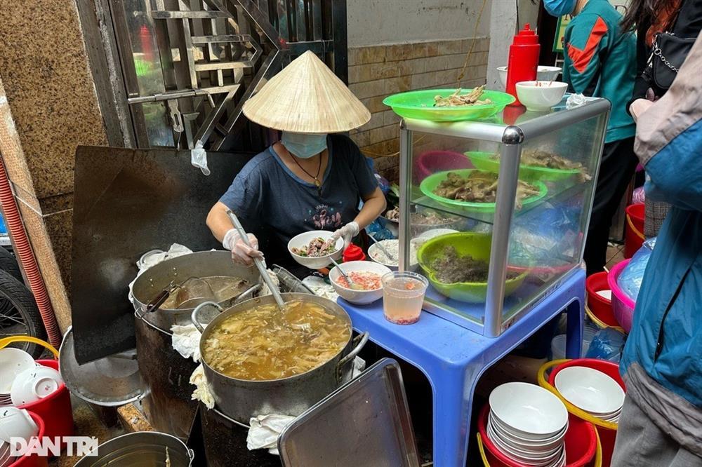 Những lần bún ngan Nhàn chửi như hát hay, khách vẫn xếp hàng đợi ăn ngon-1