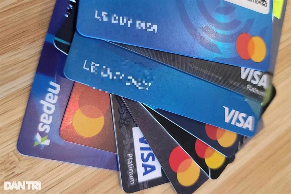 Rủ nhau kiểm tra, hủy thẻ sau vụ vay 8,5 triệu thành nợ 8,8 tỷ đồng-1