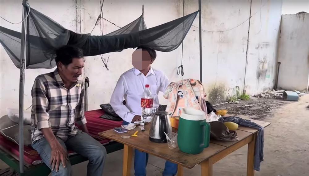 Thương Tín sống trong nhà xưởng bỏ hoang, người trong cuộc bức xúc lên tiếng ra sao?-1