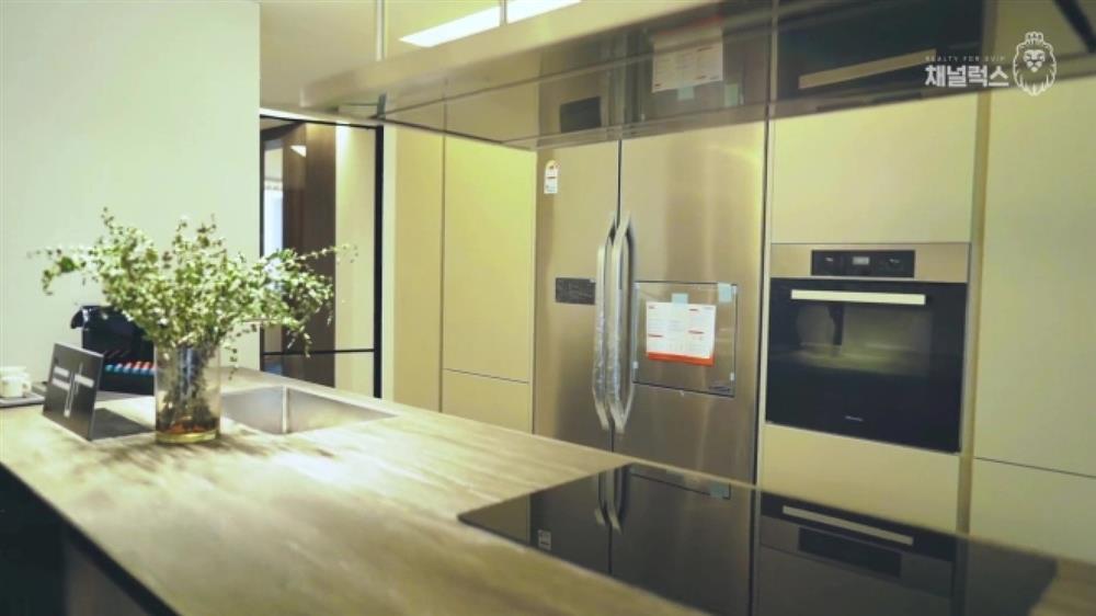 Soi căn biệt thự sang chảnh của Han So Hee tại khu nhà giàu ở Hàn Quốc-6