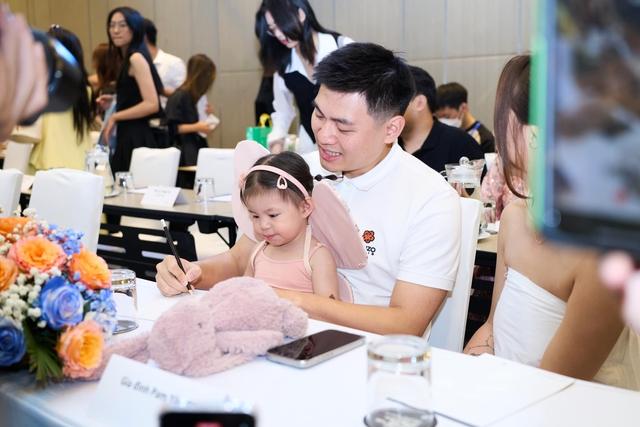 Điều ít biết về em bé Pam – ‘em bé quốc dân hot nhất mạng xã hội’-3