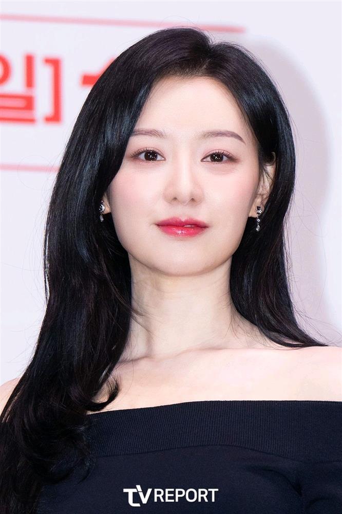 Nhan sắc Kim Ji Won được khen phẫu thuật thẩm mỹ cũng không đẹp bằng-8