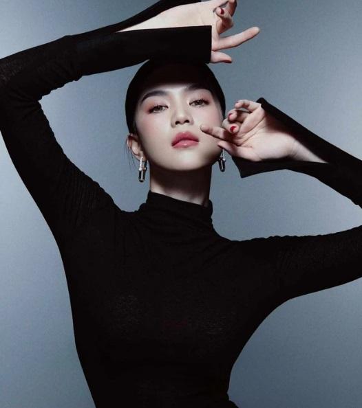 Dù kín đáo vẫn khoe chút thịt da, Ngọc Trinh tung bộ ảnh mới sau biến cố tạm giam-2