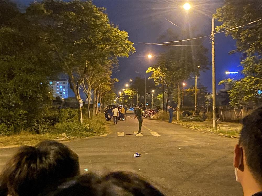 Phong tỏa đường ở Đà Nẵng vì chiếc vali khóa số vứt trên vỉa hè-2