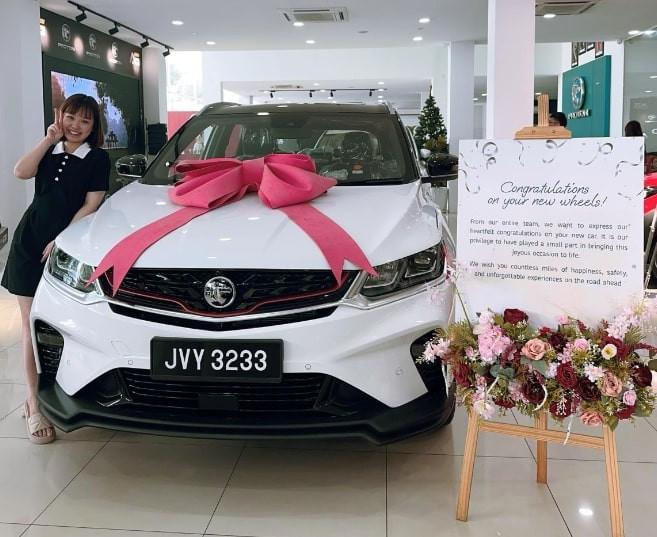 Làm việc 10 năm tại công ty, cô gái nhận quà khủng từ sếp-1