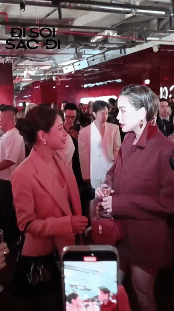 Hà Hồ - Chi Pu gây sốt khi đứng cạnh nhau, nhan sắc cam thường thế nào mà khiến netizens đổ ầm ầm?-1