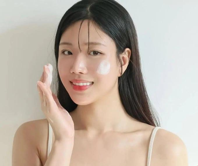 Sai lầm rửa mặt khiến da thô ráp, kém sức sống-2