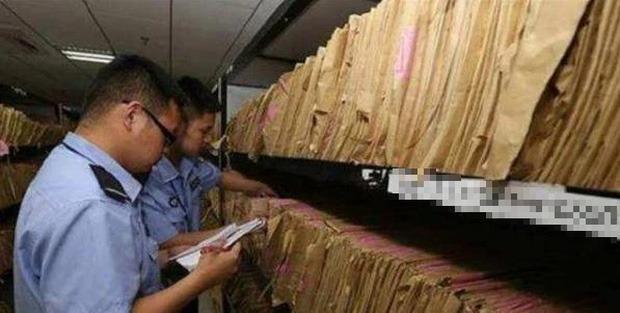 Nam sinh 18 tuổi lấy trộm đề thi đại học, đến khi vào phòng thi nhìn đề liền chết lặng-2