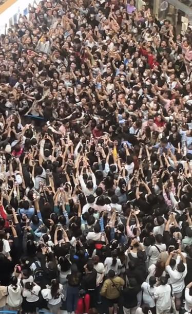 Vì sao cặp đôi Ninh Dương Story có sức hút được so sánh không thua idol Kpop?-1