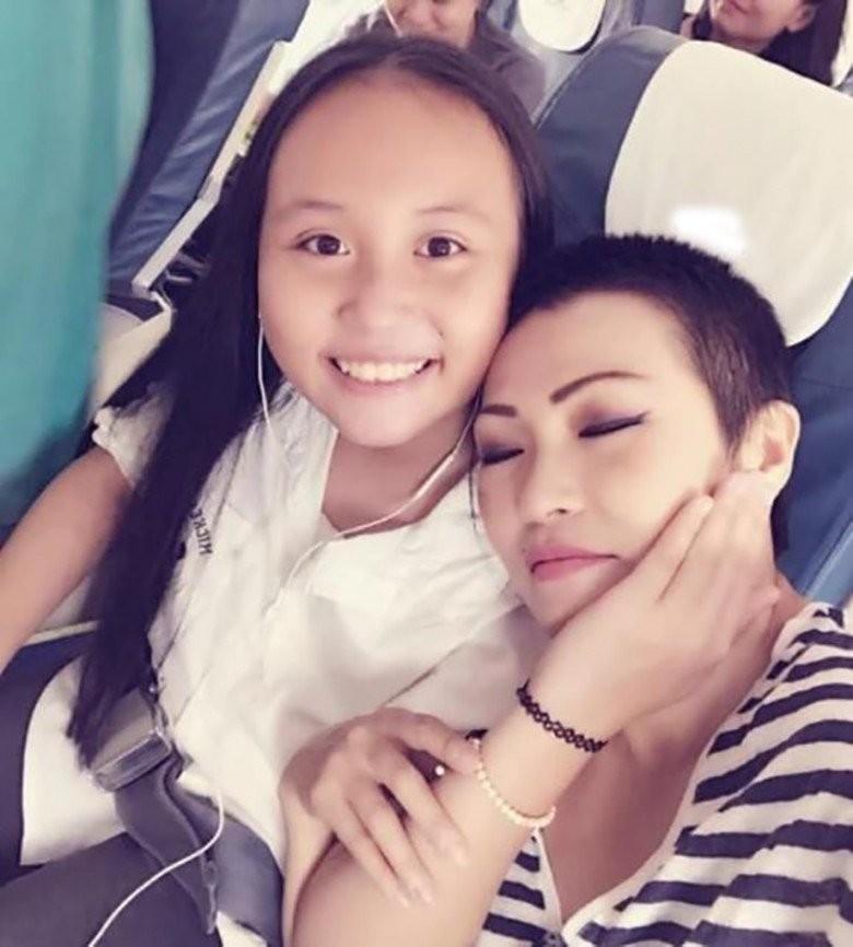 Con gái Phương Thanh lột xác ngoạn mục khi sang tuổi 19: Tóc màu cực cháy, thời trang táo bạo-1