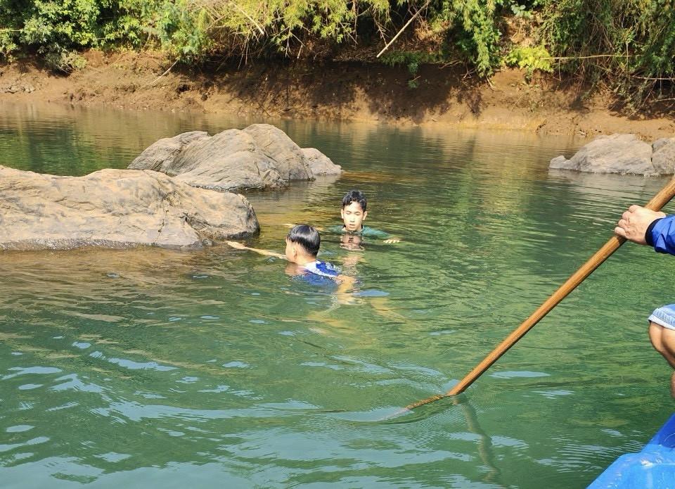 Chơi ở cửa xả lòng hồ thủy điện, 3 bé gái ở Bình Phước bị nước cuốn trôi-1