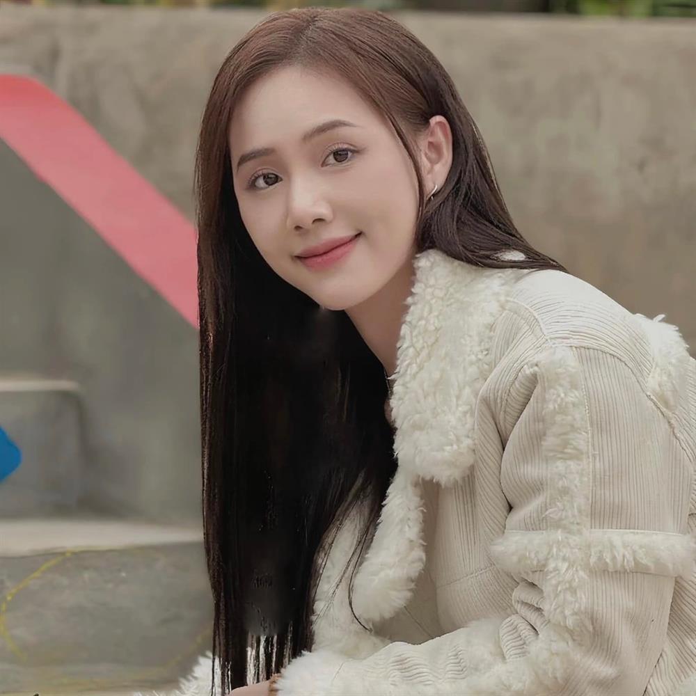 Dàn hot girl làm mẹ đơn thân nổi tiếng với vẻ ngoài xinh đẹp, quyến rũ-1