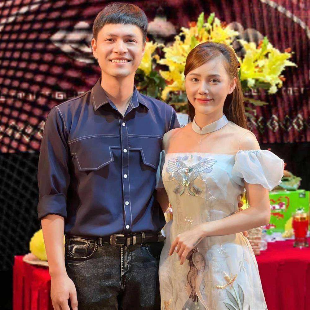 Dàn hot girl làm mẹ đơn thân nổi tiếng với vẻ ngoài xinh đẹp, quyến rũ-4