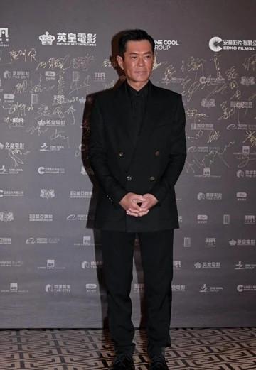 Gương mặt của Thần Điêu Đại Hiệp Cổ Thiên Lạc bị nghi chạm dao kéo, thiếu tự nhiên-1