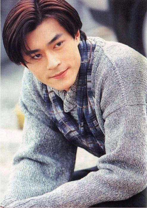 Gương mặt của Thần Điêu Đại Hiệp Cổ Thiên Lạc bị nghi chạm dao kéo, thiếu tự nhiên-2