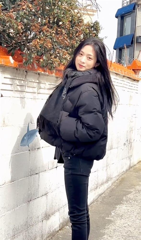 YG hé lộ line hát chưa công bố của bản sao Jennie, tung video đập tan tin đồn gây tranh cãi-1