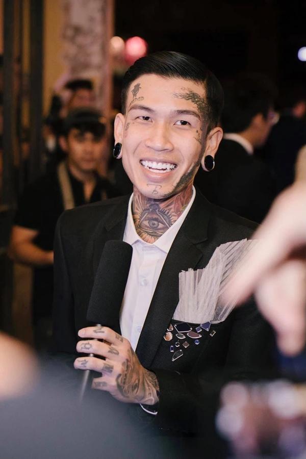 Quán quân xăm kín người của Rap Việt mùa đầu tiên giờ ra sao?-3