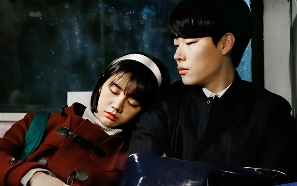 7 năm Ryu Jun Yeol yêu Hyeri trước khi nhanh chóng có người tình mới-1