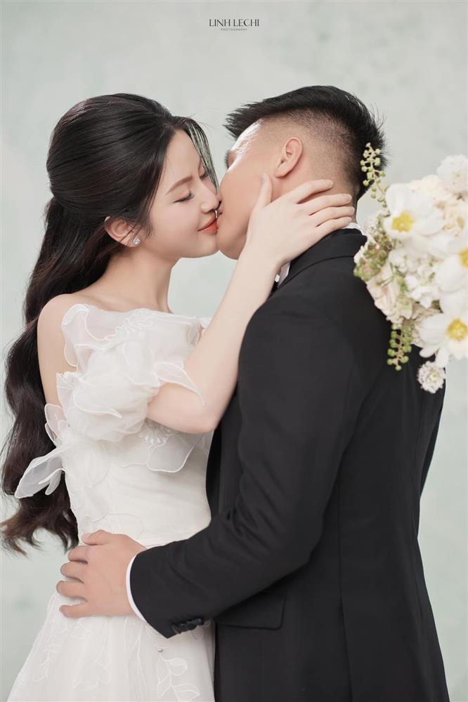 Váy cưới hơn 200 triệu đồng của Chu Thanh Huyền-8