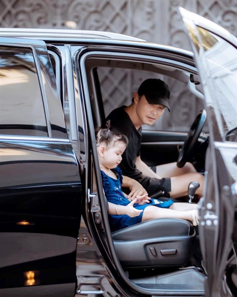 Cuộc sống kín tiếng gây tò mò của sao nam Vbiz, tuyên bố vỡ nợ sau khi chia tay vợ đại gia-7