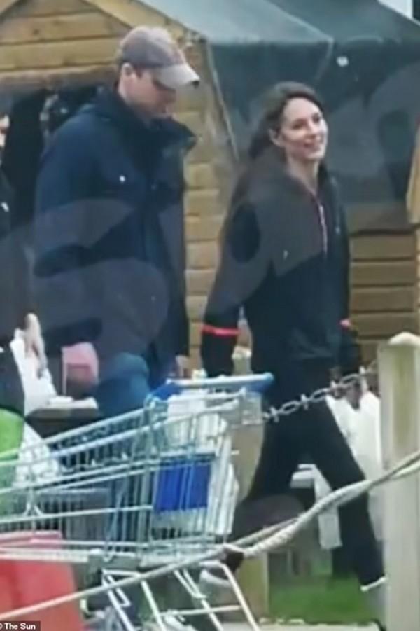 Công nương Kate đi mua sắm cùng chồng, dập tắt nghi vấn hôn nhân đang trục trặc-1