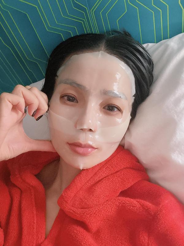 Bị khán giả tung ảnh già nua ở tuổi 43, Lệ Quyên quyết phục thù khoe mặt mộc, bật mí chuyện chăm sóc da mặt-1