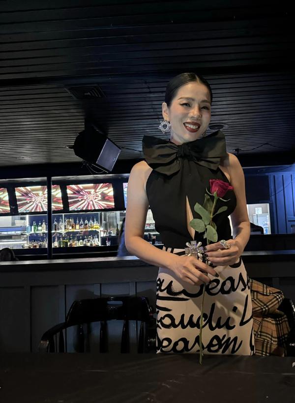 Bị khán giả tung ảnh già nua ở tuổi 43, Lệ Quyên quyết phục thù khoe mặt mộc, bật mí chuyện chăm sóc da mặt-4