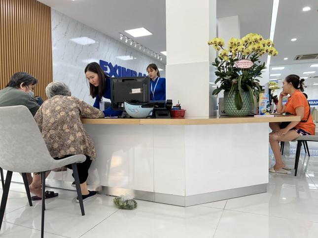 Nhiều người vội vã hủy thẻ tín dụng sau vụ vay 8,5 triệu ôm nợ 8,8 tỷ đồng-1