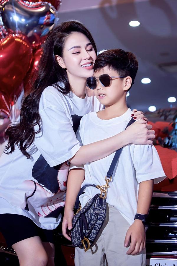 Mỹ nhân vũ trụ VFC làm mẹ đơn thân: Người yêu màn ảnh của Thanh Sơn tự chủ kinh tế nuôi con sau ly hôn-8