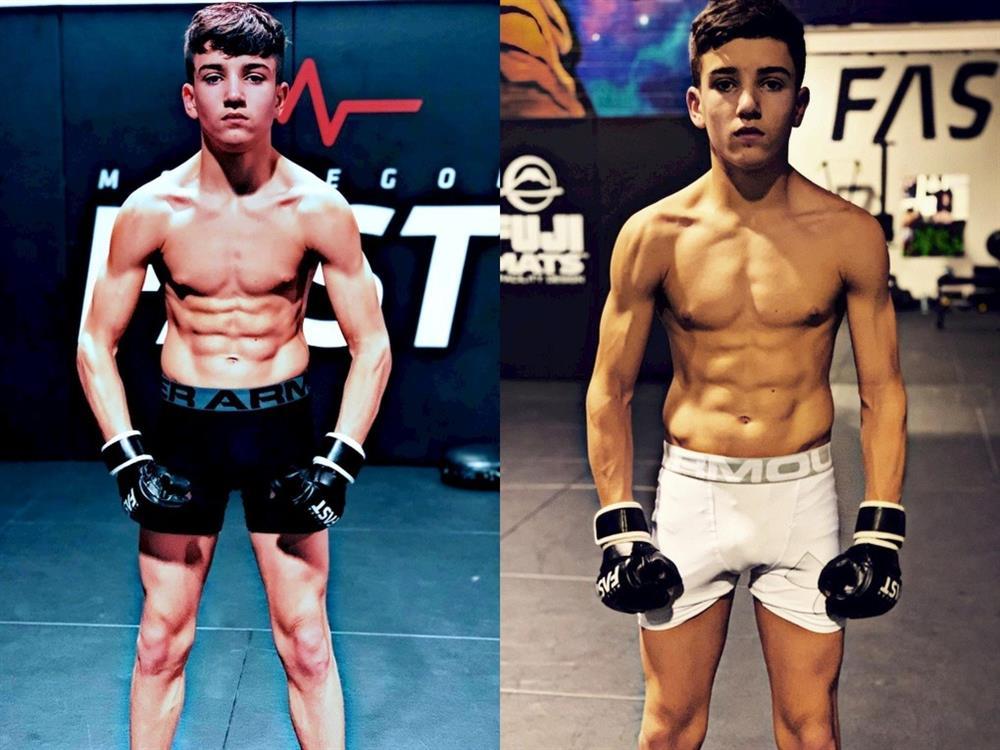 Cậu bé khỏe nhất thế giới gây sốt 10 năm trước giờ ra sao?-5