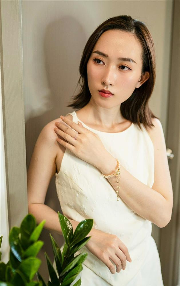 Không cần đẹp, cô gái kiếm tiền tốt với việc không nấu cơm, mở nút chai-2