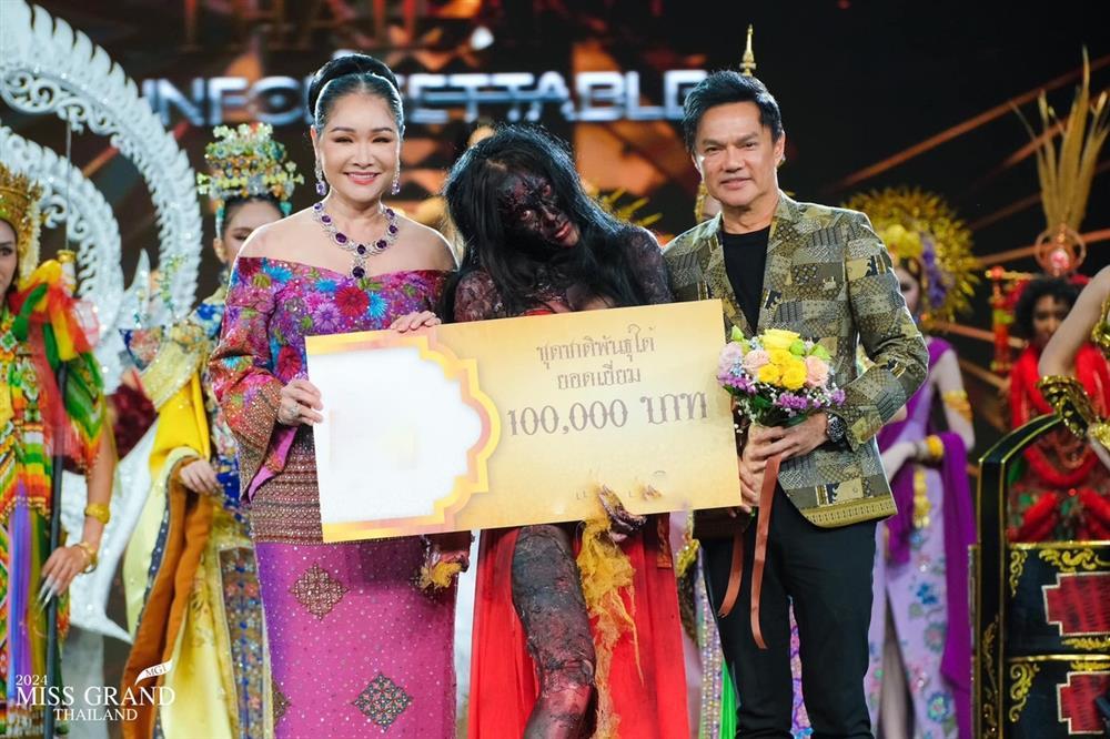 Trang phục dân tộc của Hoa hậu Hòa bình Thái Lan gây tranh cãi