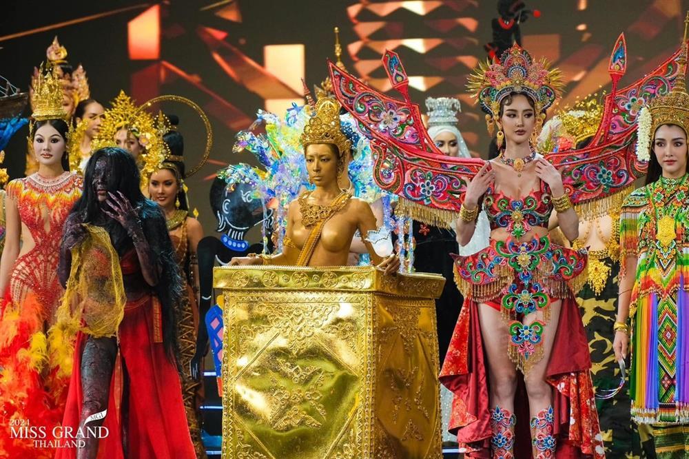 Trang phục dân tộc của Hoa hậu Hòa bình Thái Lan gây tranh cãi-7