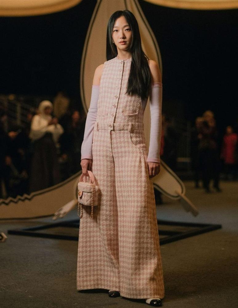 Nàng thơ 18+ trong bộ phim đang thu hơn 100 tỷ đồng ở rạp Việt-18