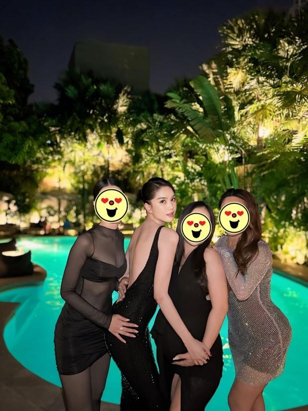 Ngọc Trinh khoe lưng trần hút mắt bên bạn bè-2