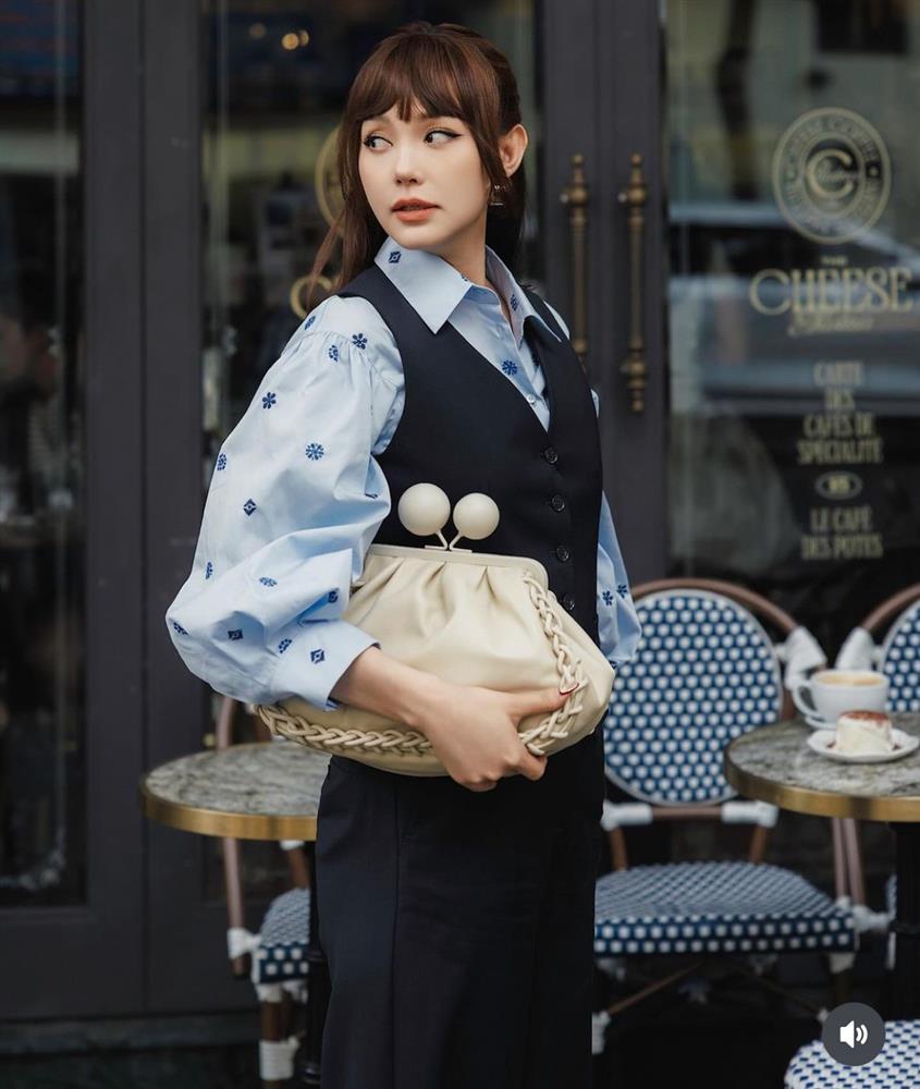 Minh Hằng lần đầu tiên mặc áo tắm khoe vóc dáng mẹ 1 con được khen nức nở-2