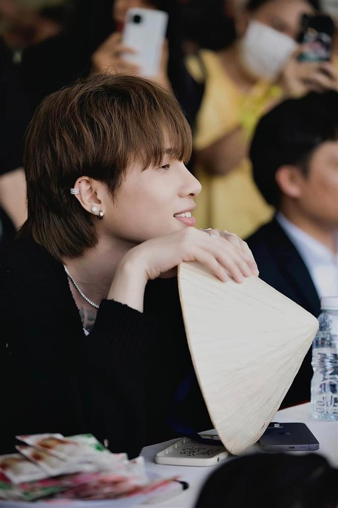 Ca sĩ Jack: Được ví đối thủ Sơn Tùng, 3 năm sau ồn ào tình ái giờ ra sao?-5