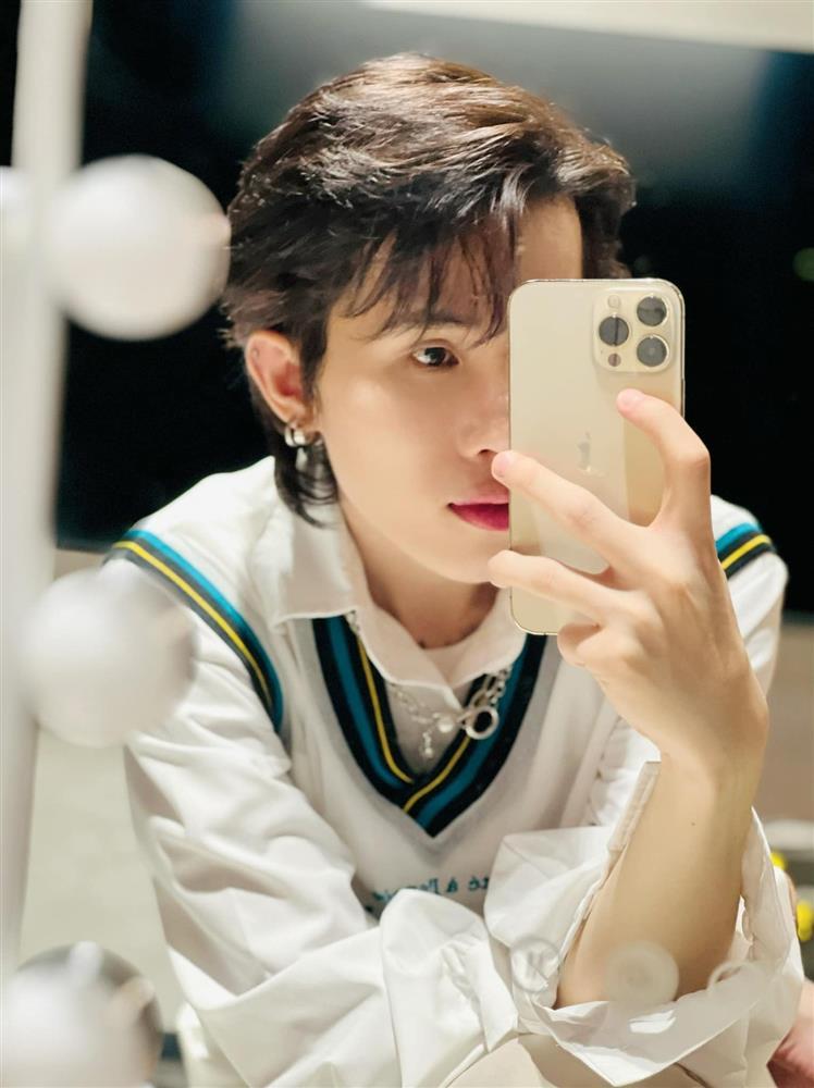 Ca sĩ Jack: Được ví đối thủ Sơn Tùng, 3 năm sau ồn ào tình ái giờ ra sao?-11