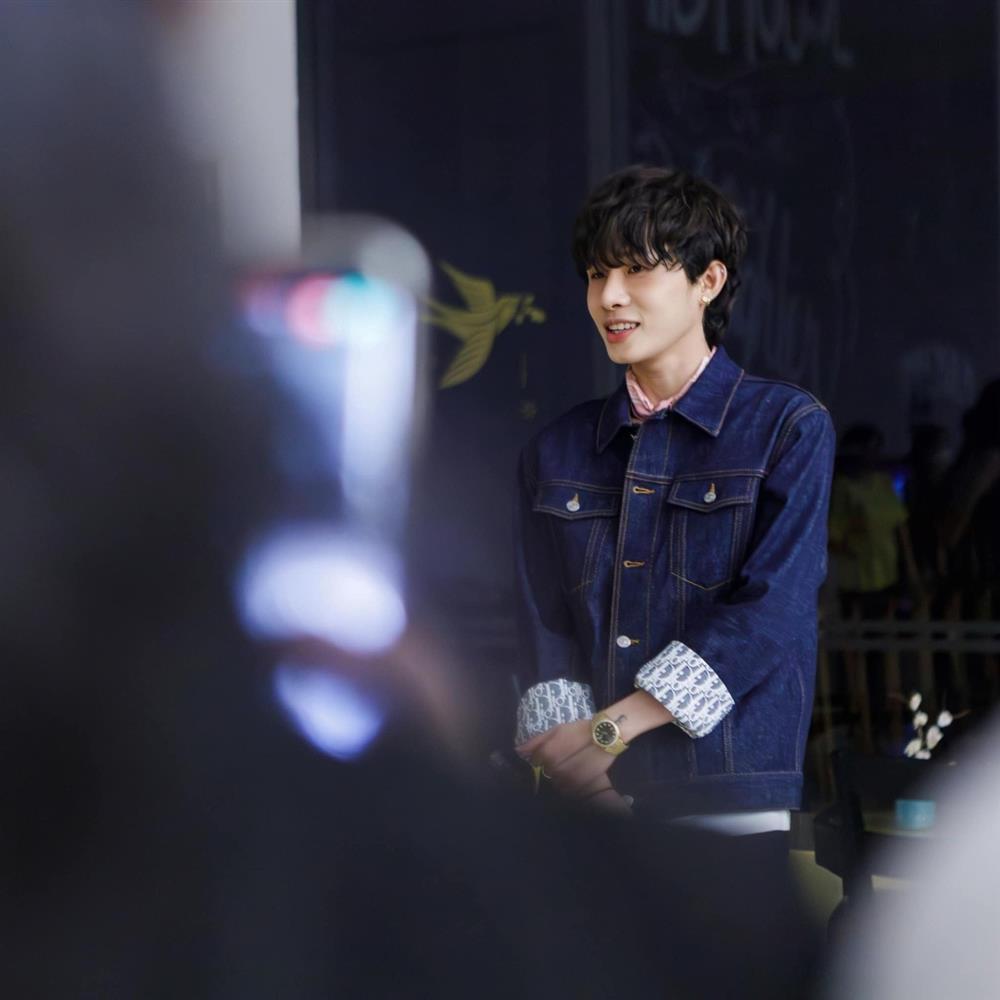 Ca sĩ Jack: Được ví đối thủ Sơn Tùng, 3 năm sau ồn ào tình ái giờ ra sao?-12