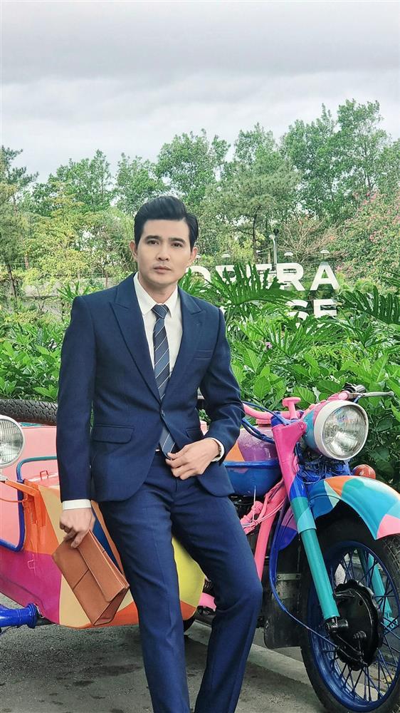 Nam thần Việt chuyên đóng chồng của các mỹ nhân VTV, ngoài đời hôn nhân bí ẩn bậc nhất showbiz-2