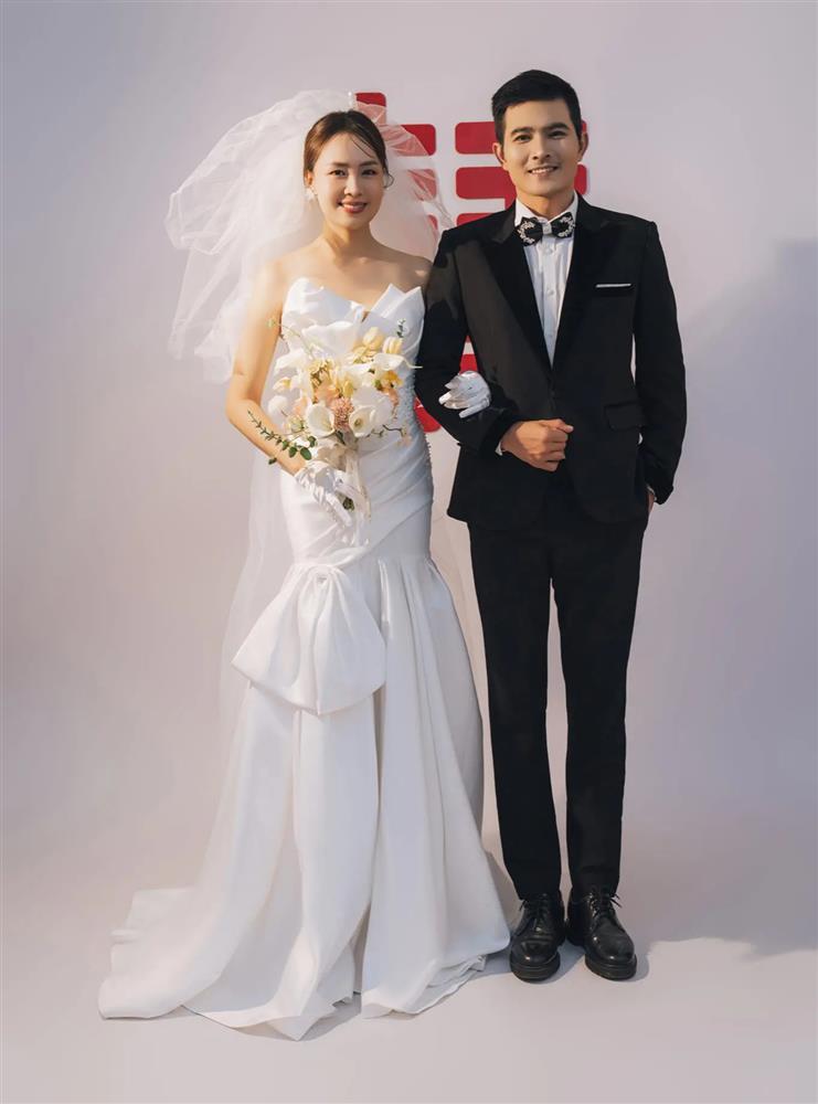 Nam thần Việt chuyên đóng chồng của các mỹ nhân VTV, ngoài đời hôn nhân bí ẩn bậc nhất showbiz-3