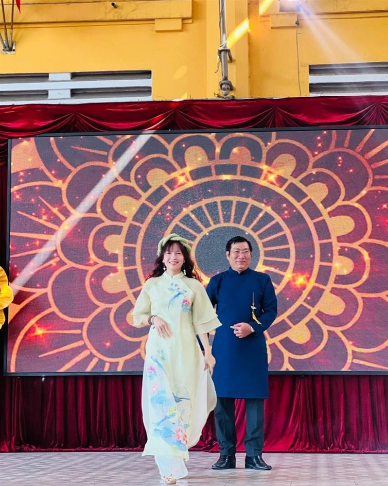 10 chị em ruột từng học một trường cấp 3 giữa trung tâm TPHCM-7