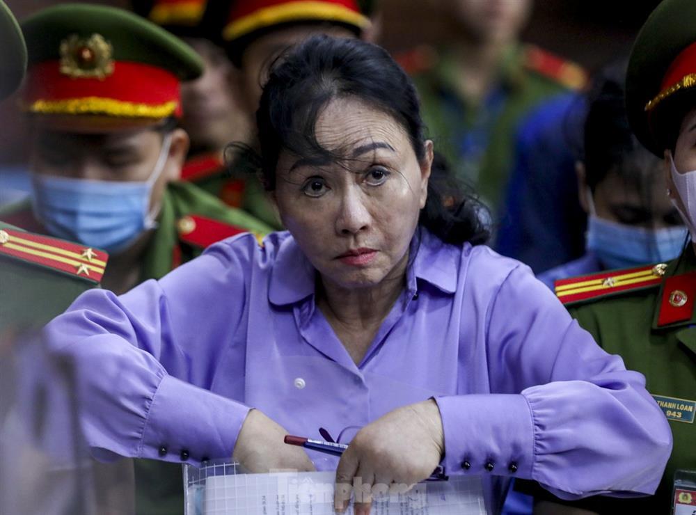 Gương mặt thất thần của bà Trương Mỹ Lan sau khi bị đề nghị tuyên án tử-1