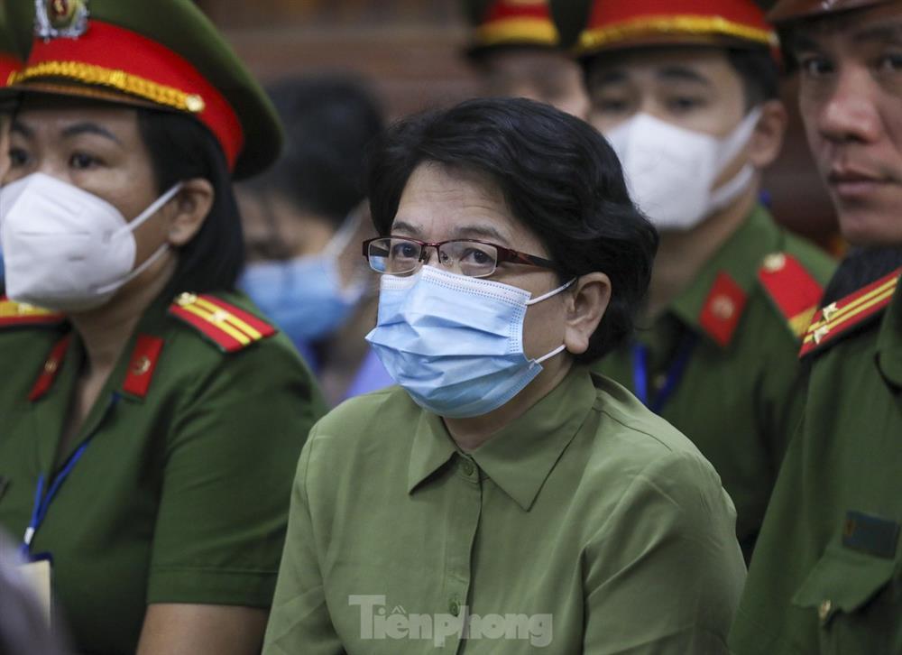 Gương mặt thất thần của bà Trương Mỹ Lan sau khi bị đề nghị tuyên án tử-6