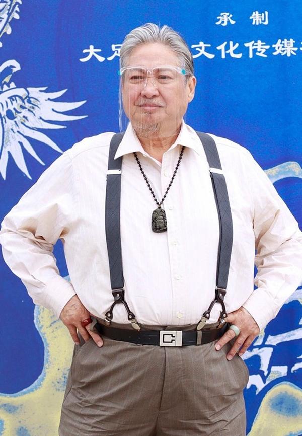 Thành Long bị chê già yếu, Hồng Kim Bảo bênh vực-1