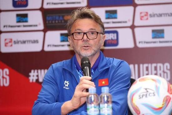 HLV Troussier: '80% người hâm mộ mong tôi bị sa thải'