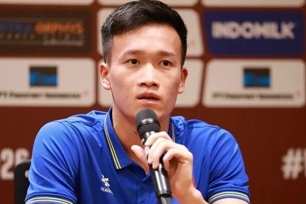 Hết hiểu nhầm, Hoàng Đức hứa tuân thủ chiến thuật của HLV Troussier-1