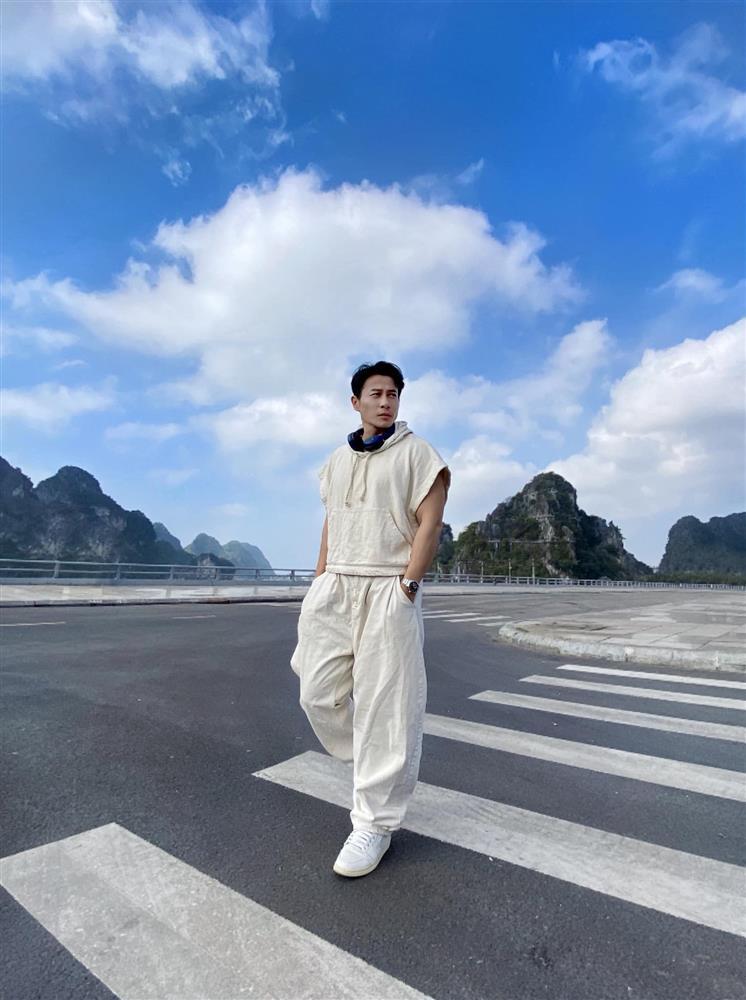 Phong cách đời thường chuẩn model của người yêu cũ Hồng Diễm-4