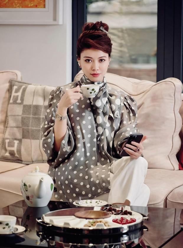 Bên trong siêu biệt thự của BTV tài chính sang chảnh bậc nhất VTV: Thiết kế nghệ như triển lãm, có bể bơi và phòng tập ballet dành riêng cho ái nữ-2